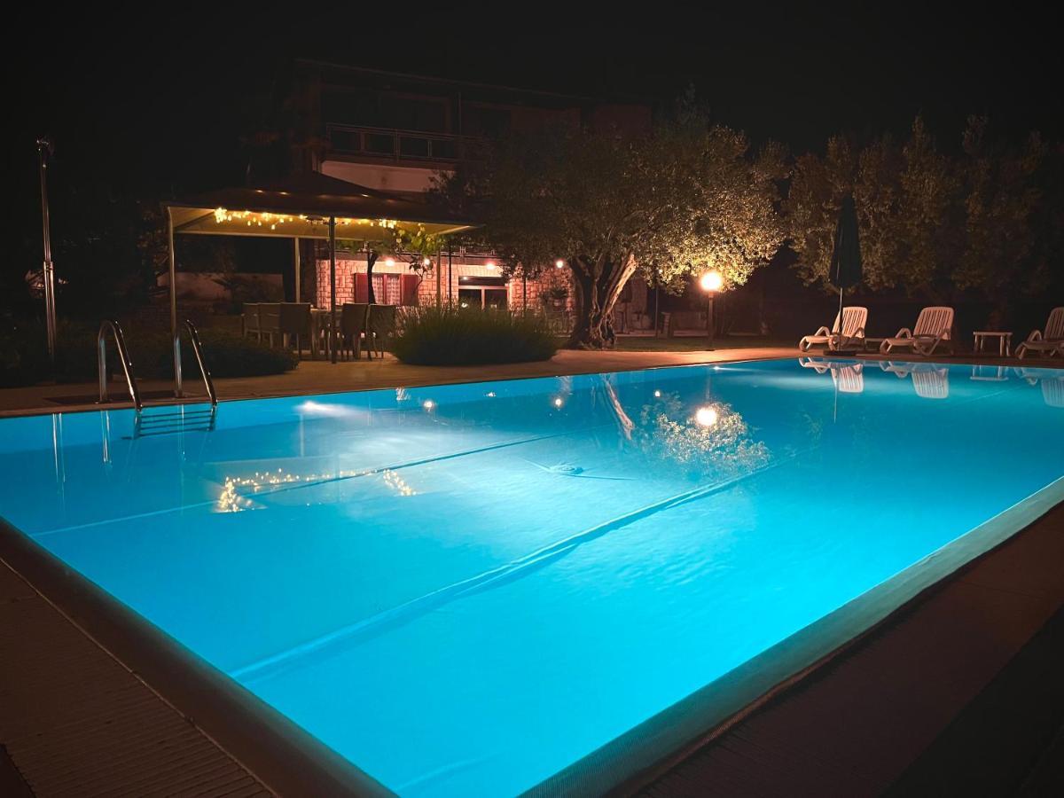 Pansion Margerita Bed & Breakfast Porec Bagian luar foto
