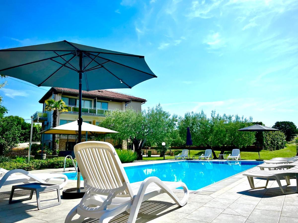 Pansion Margerita Bed & Breakfast Porec Bagian luar foto