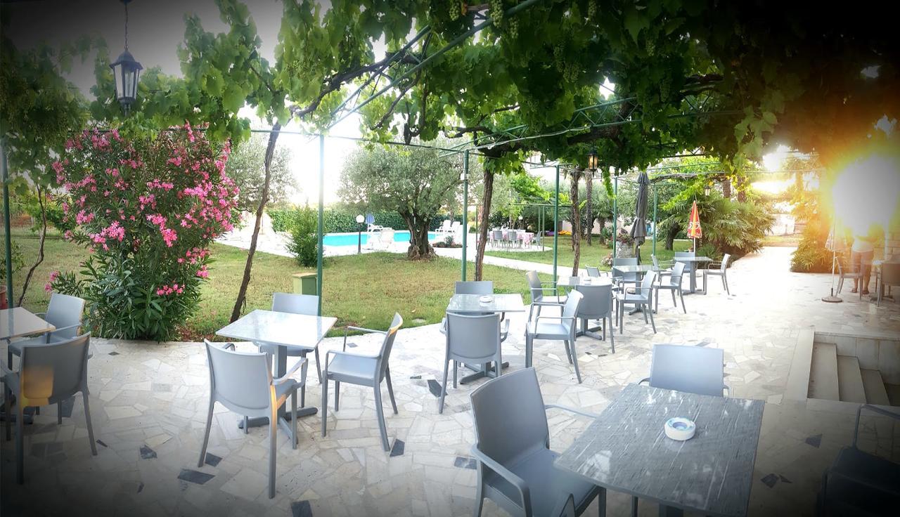 Pansion Margerita Bed & Breakfast Porec Bagian luar foto