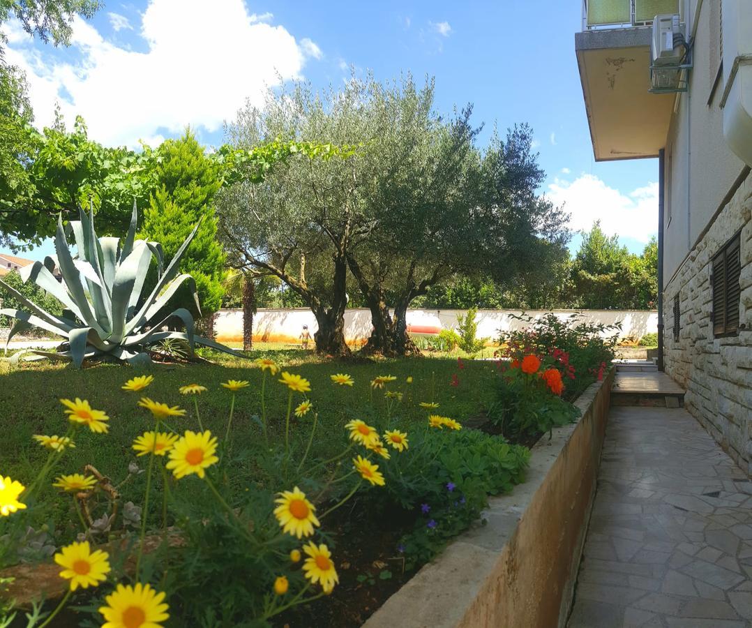 Pansion Margerita Bed & Breakfast Porec Bagian luar foto